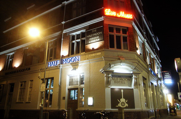 half-moon-putney